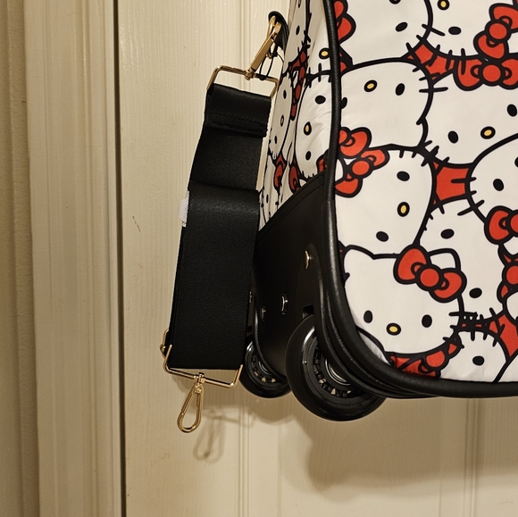 COPY - Hello Kitty Rolling Duffle Bag Travel Luggage With Wheels And Pull Handle - Picture 10 of 11